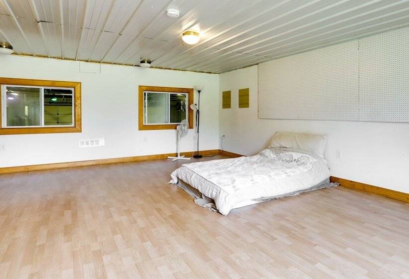 Wfh Friendly Lawrence Escape W/ Lake Access