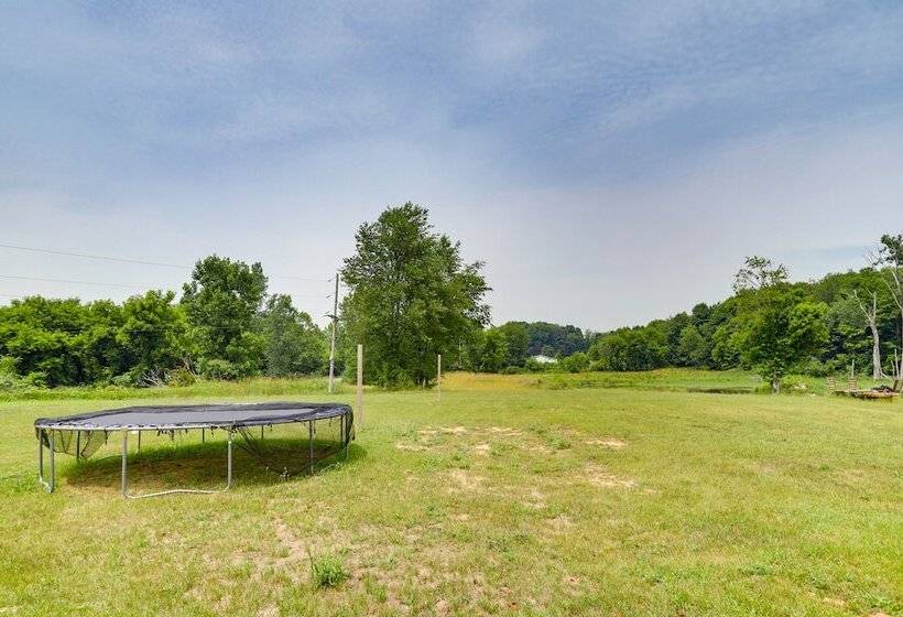 Wfh Friendly Lawrence Escape W/ Lake Access