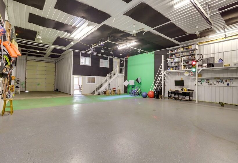 Wfh Friendly Lawrence Escape W/ Lake Access