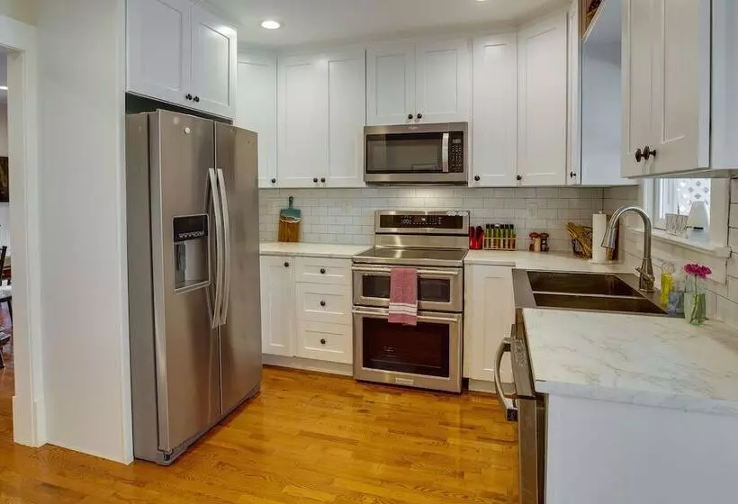 White Springs Gem W/ Patio & Screened Porch!