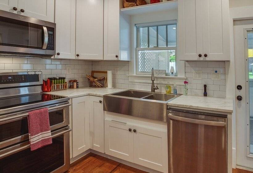 White Springs Gem W/ Patio & Screened Porch!