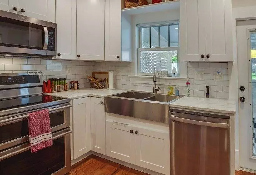 White Springs Gem W/ Patio & Screened Porch!