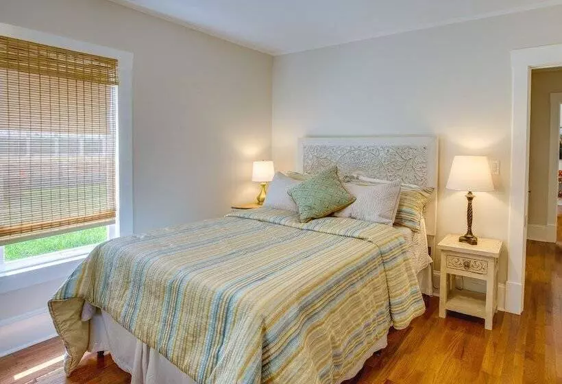 White Springs Gem W/ Patio & Screened Porch!