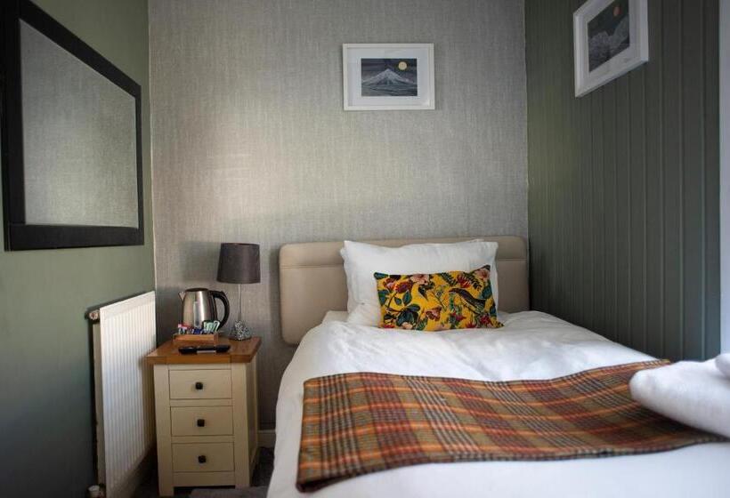 Red Lion, Coorie Inn