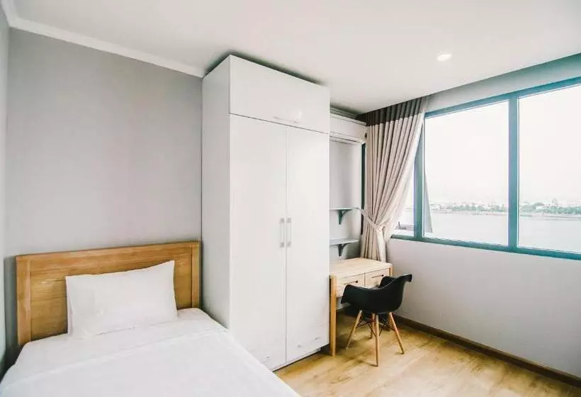 Kaka Hotel Han River