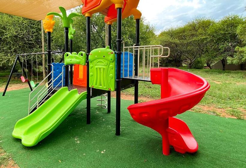 호텔 Finfoot Lake Reserve By Dream Resorts