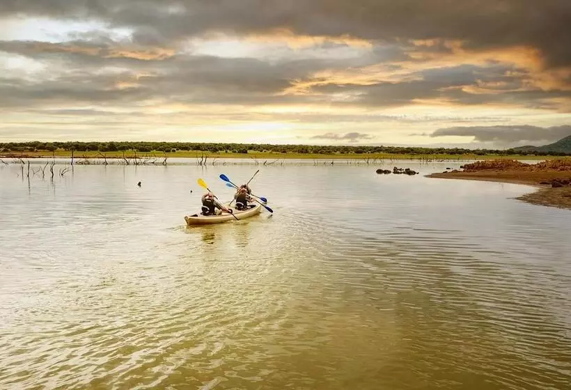 ホテル Finfoot Lake Reserve By Dream Resorts