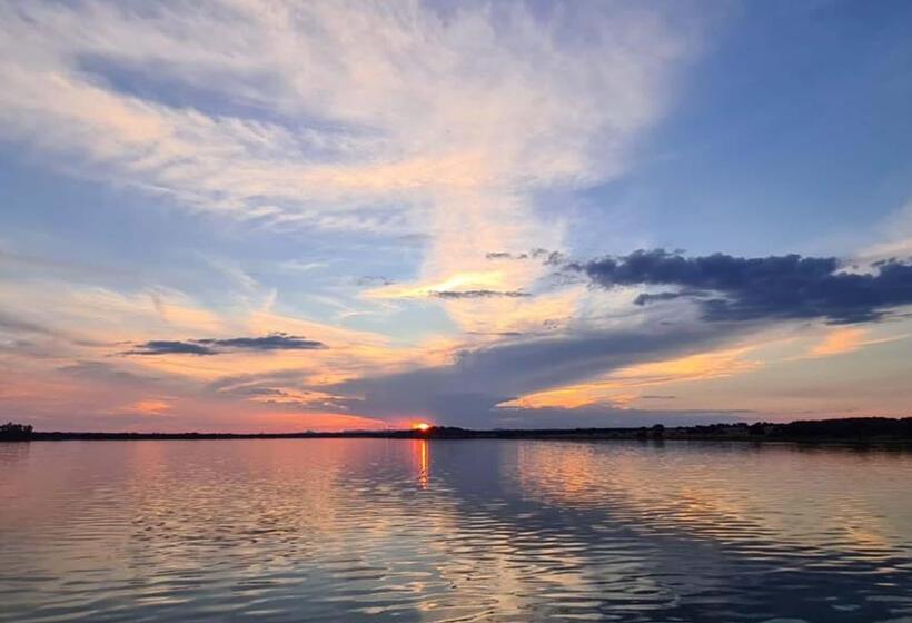 호텔 Finfoot Lake Reserve By Dream Resorts