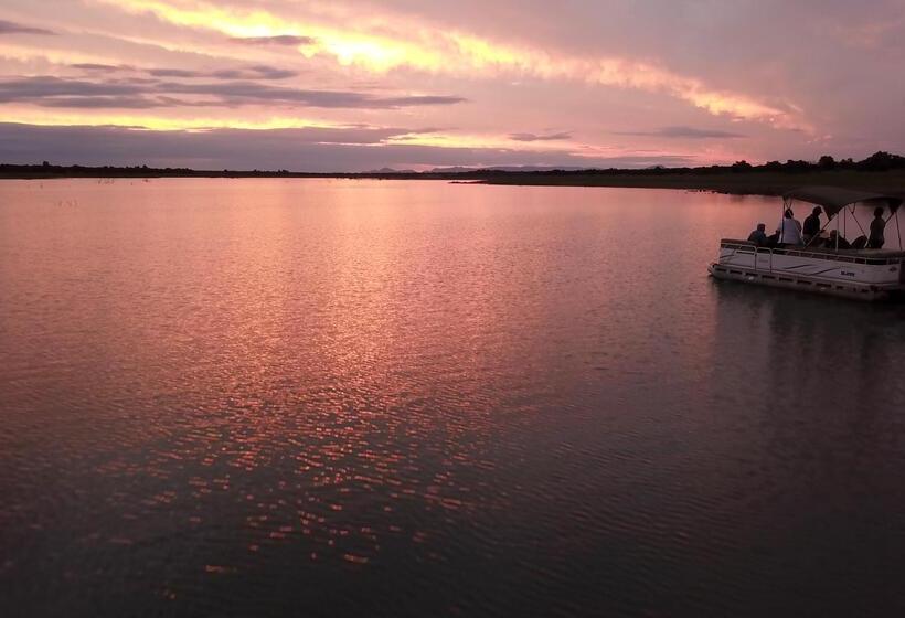 호텔 Finfoot Lake Reserve By Dream Resorts