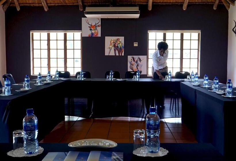 호텔 Finfoot Lake Reserve By Dream Resorts