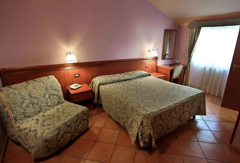 Hotelli La Scottiglia E Ristorante