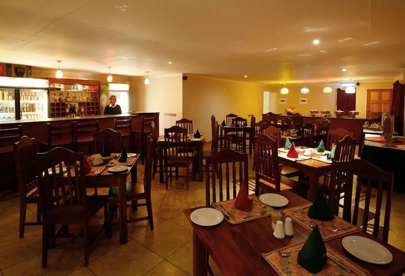 هتل Mokoro Lodge