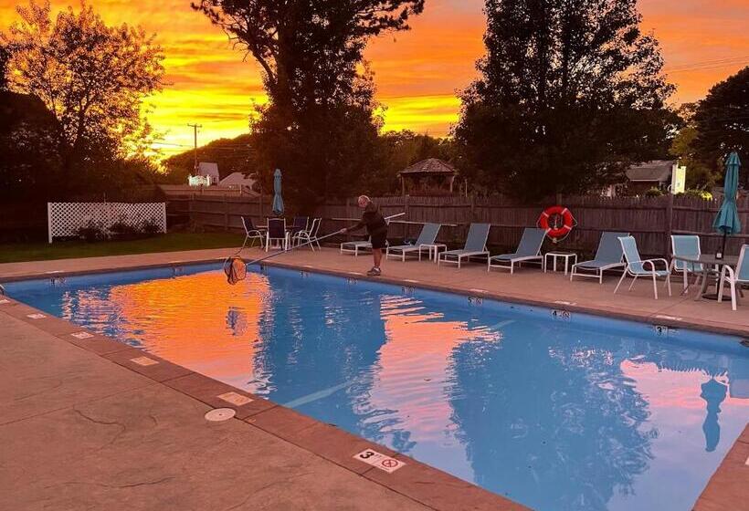 فندق The Escape Inn