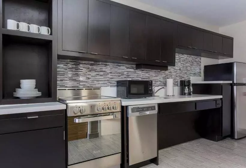 Hotelli Towneplace Suites By Marriott Mcallen Edinburg