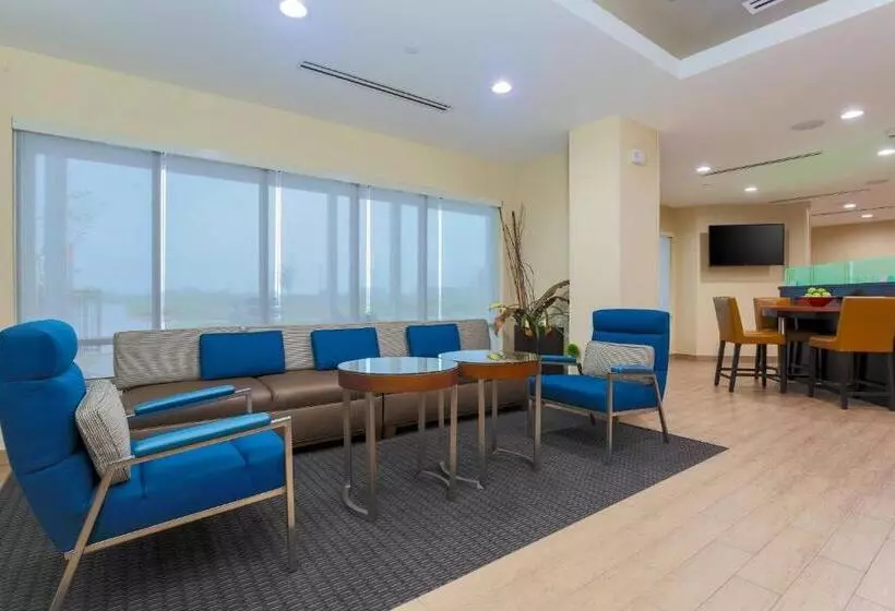 Hotelli Towneplace Suites By Marriott Mcallen Edinburg