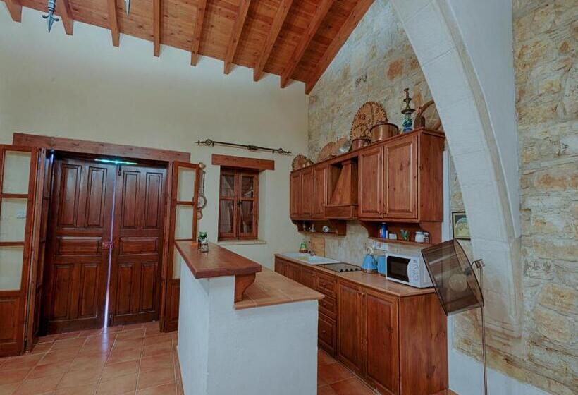 Komi Lofou House By Trulycyprus