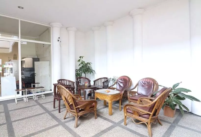 Mador Malang Dorm Hostel