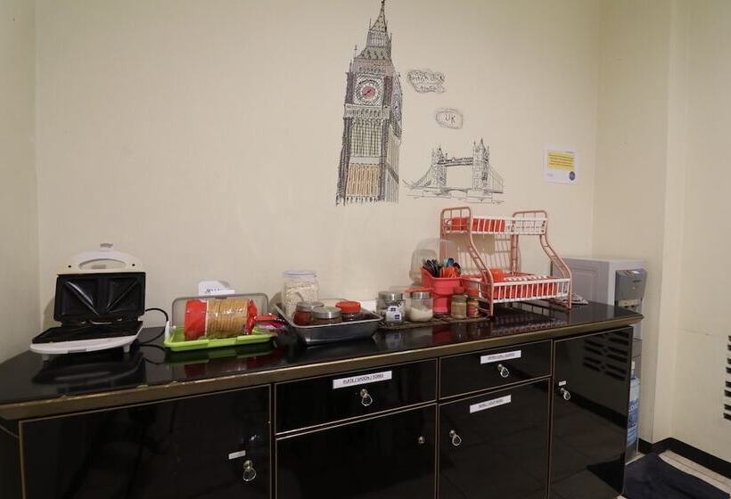 Mador Malang Dorm Hostel