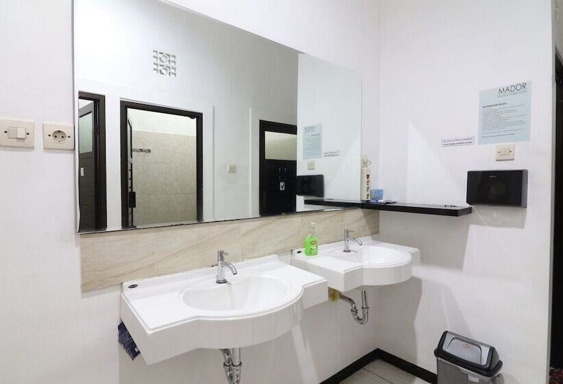 Mador Malang Dorm Hostel