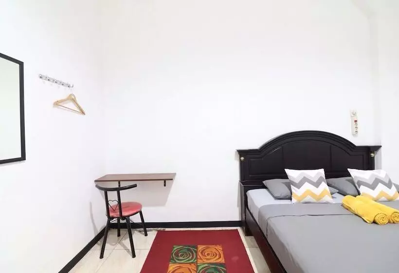 Mador Malang Dorm Hostel