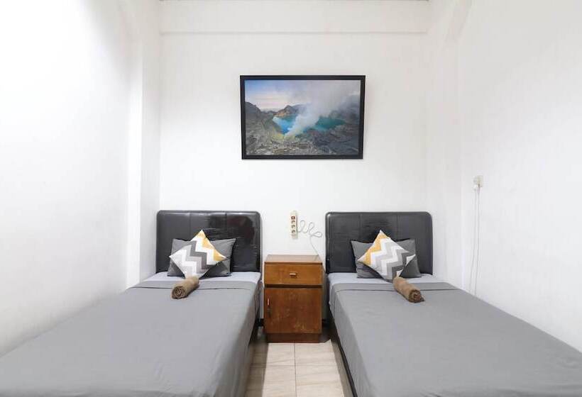 Mador Malang Dorm Hostel