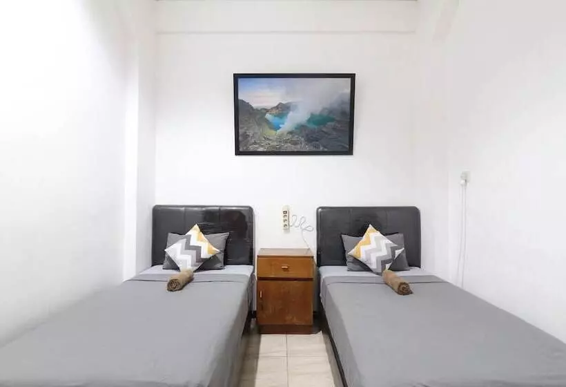 Mador Malang Dorm Hostel