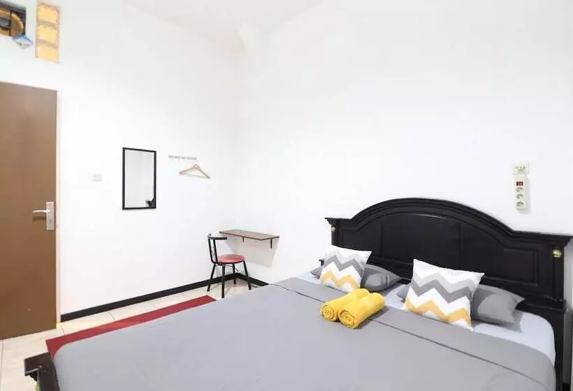 Mador Malang Dorm Hostel