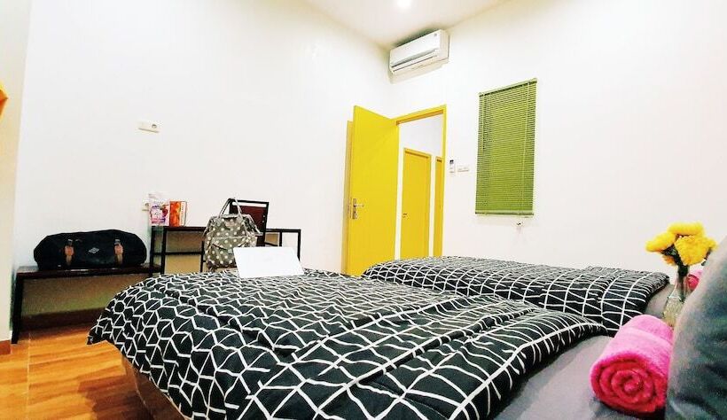 Mador Malang Dorm Hostel