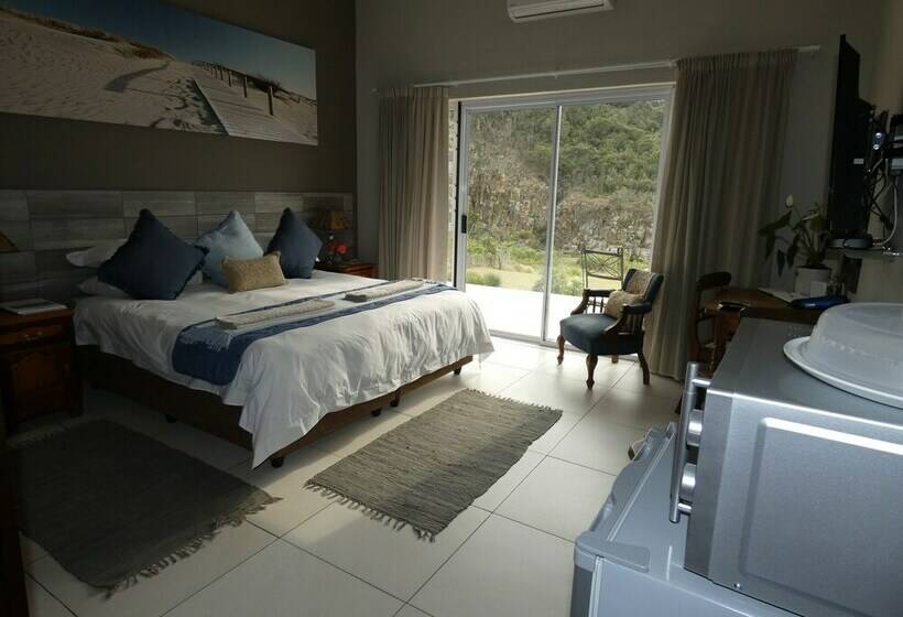 פנסיון Mackenzies Accommodation