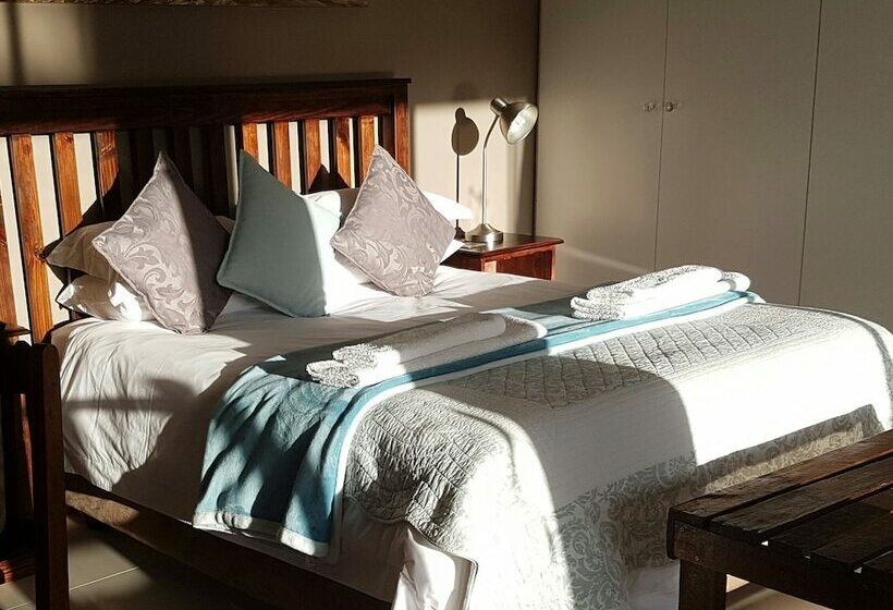 פנסיון Mackenzies Accommodation