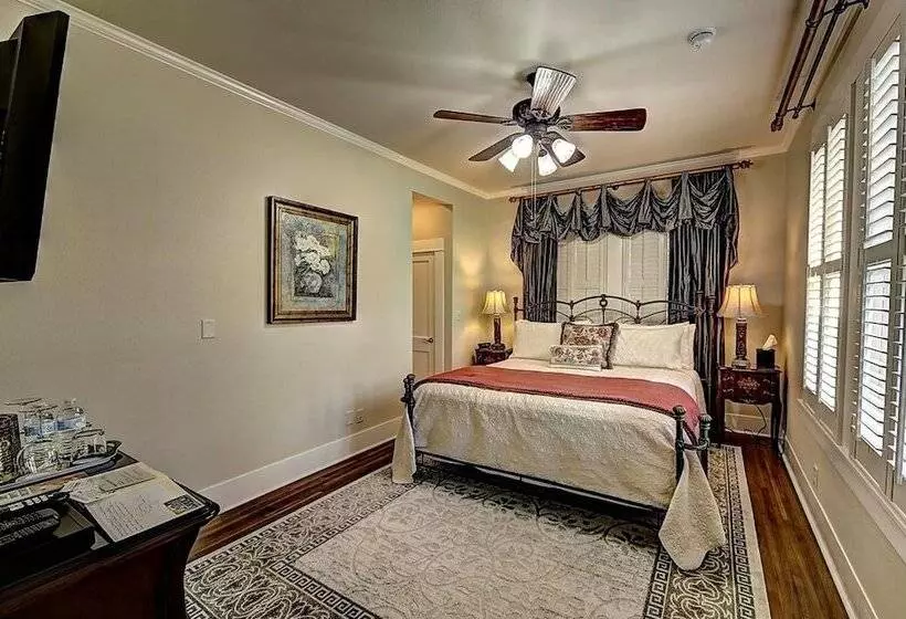 The Good House B&b