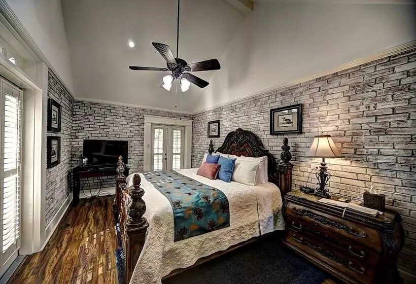 The Good House B&b