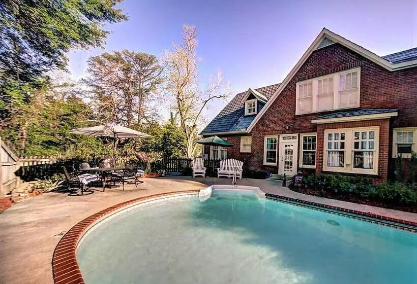 The Good House B&b