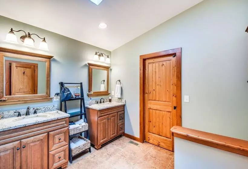 Cashiers Cabin W/ Stunning Views Near Waterfalls!