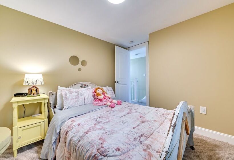 Charming East Durham Home   2 Mi To Water Park