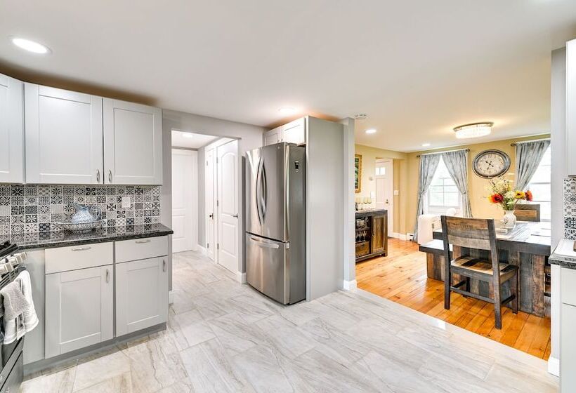 Charming East Durham Home   2 Mi To Water Park