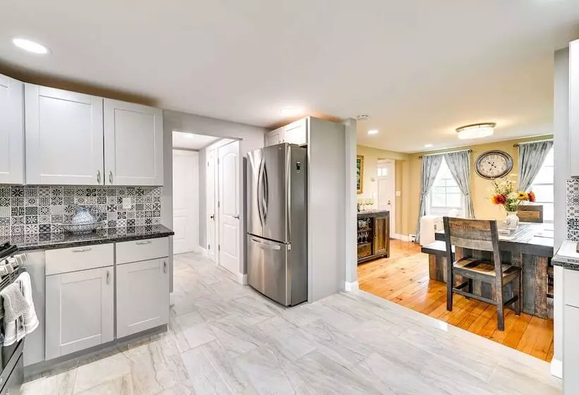 Charming East Durham Home   2 Mi To Water Park