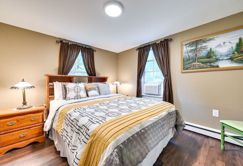 Charming East Durham Home   2 Mi To Water Park