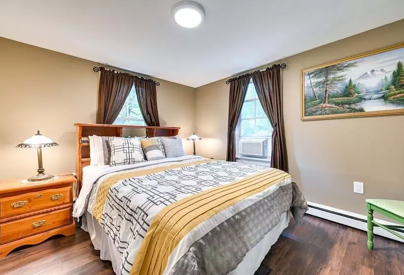 Charming East Durham Home   2 Mi To Water Park