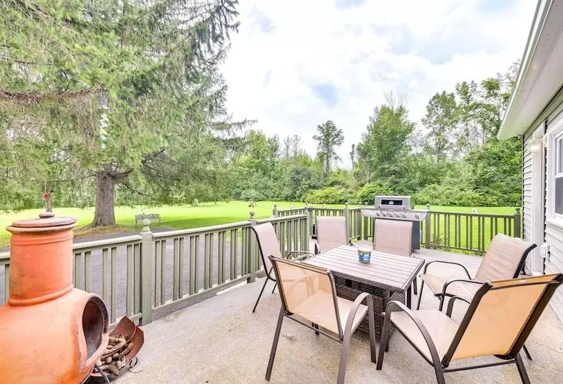 Charming East Durham Home   2 Mi To Water Park