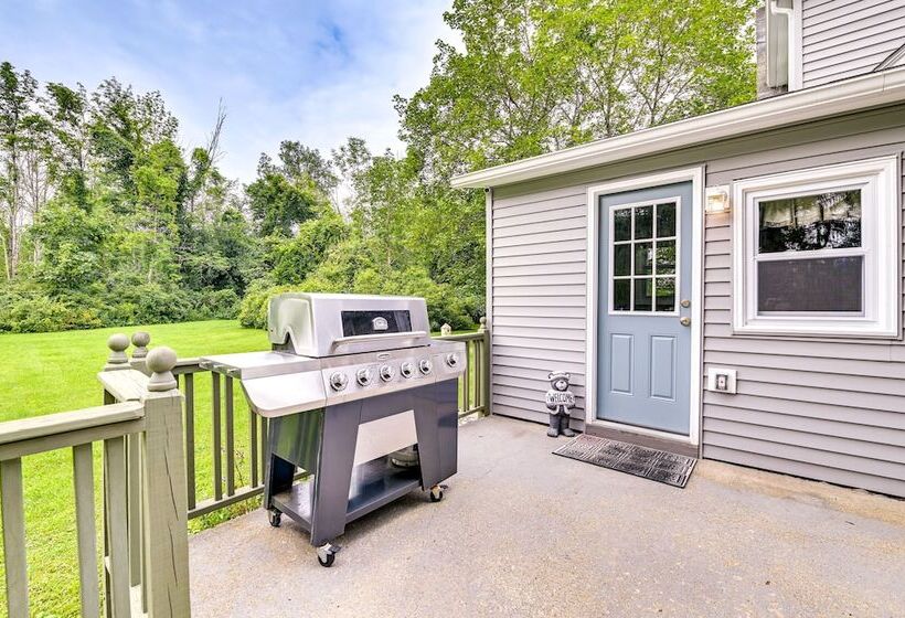 Charming East Durham Home   2 Mi To Water Park