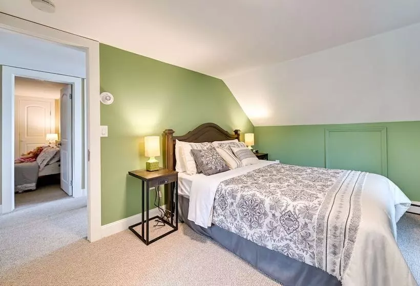 Charming East Durham Home   2 Mi To Water Park