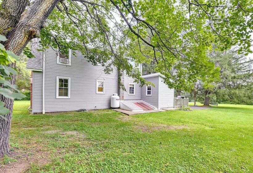 Charming East Durham Home   2 Mi To Water Park