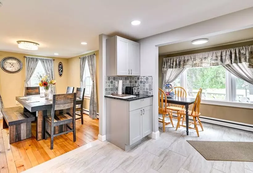 Charming East Durham Home   2 Mi To Water Park