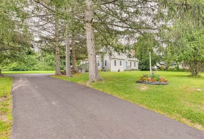 Charming East Durham Home   2 Mi To Water Park