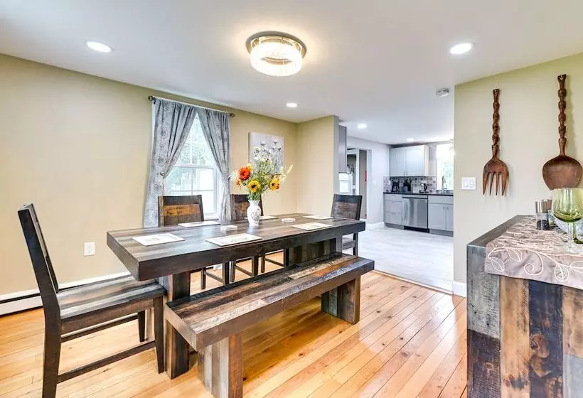 Charming East Durham Home   2 Mi To Water Park