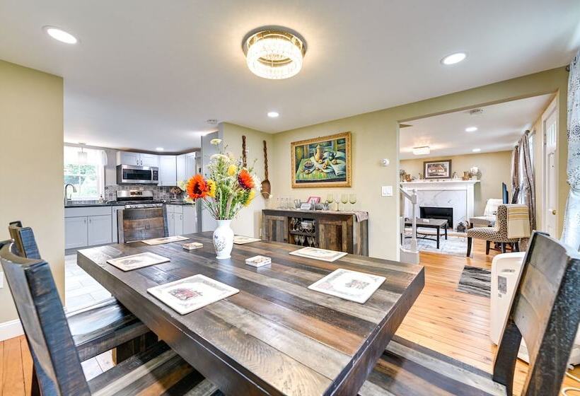 Charming East Durham Home   2 Mi To Water Park