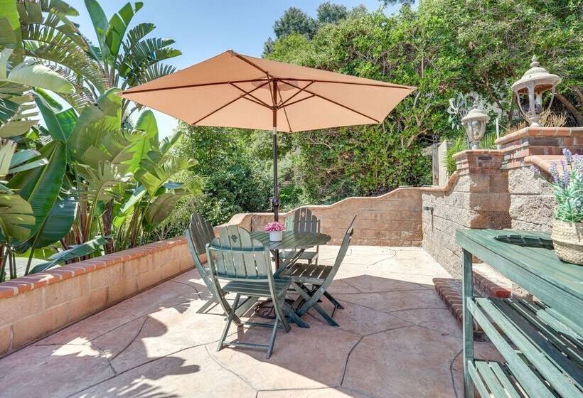 Chic Santa Paula Home W/ Mountain & City Views!