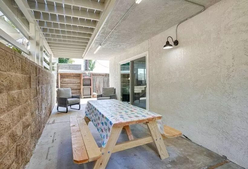 Chic Santa Paula Home W/ Mountain & City Views!