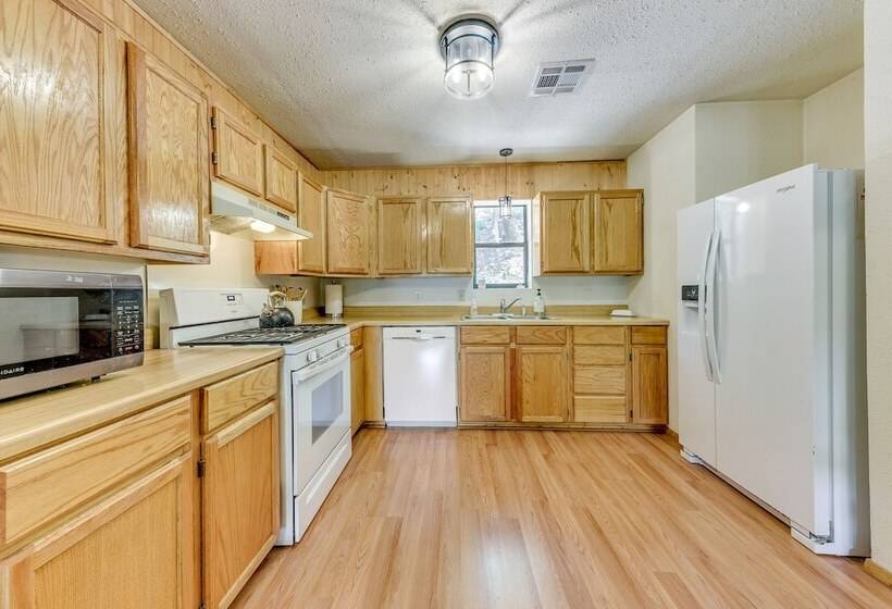 Cloudcroft Mountain Retreat ~ 5 Mi To Skiing!